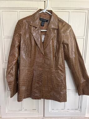 NWOT Dialogue size small brown embossed croc leather jacket